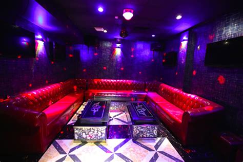 Club China Bar & Karaoke .